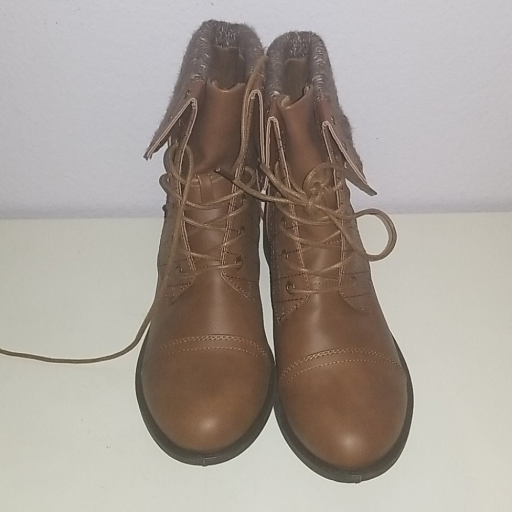 Size 7 lace up booties